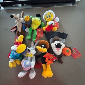 Lot of 7 Warner Bros. Looney Tunes mini bean plush toys